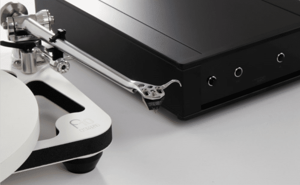 REGA PLANAR 10 met ALPHELION 2 MC wit platenspeler - Afbeelding 4