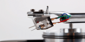 REGA PLANAR 8 APHETA3 MC wit platenspeler