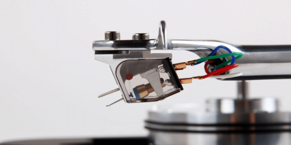 REGA PLANAR 8 APHETA3 MC wit platenspeler